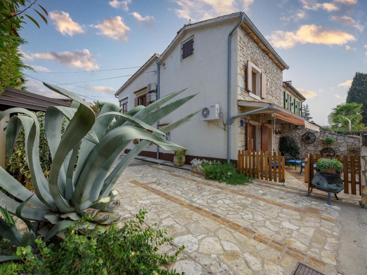 Casa Astrid By The Sea In 포레치 외부 사진