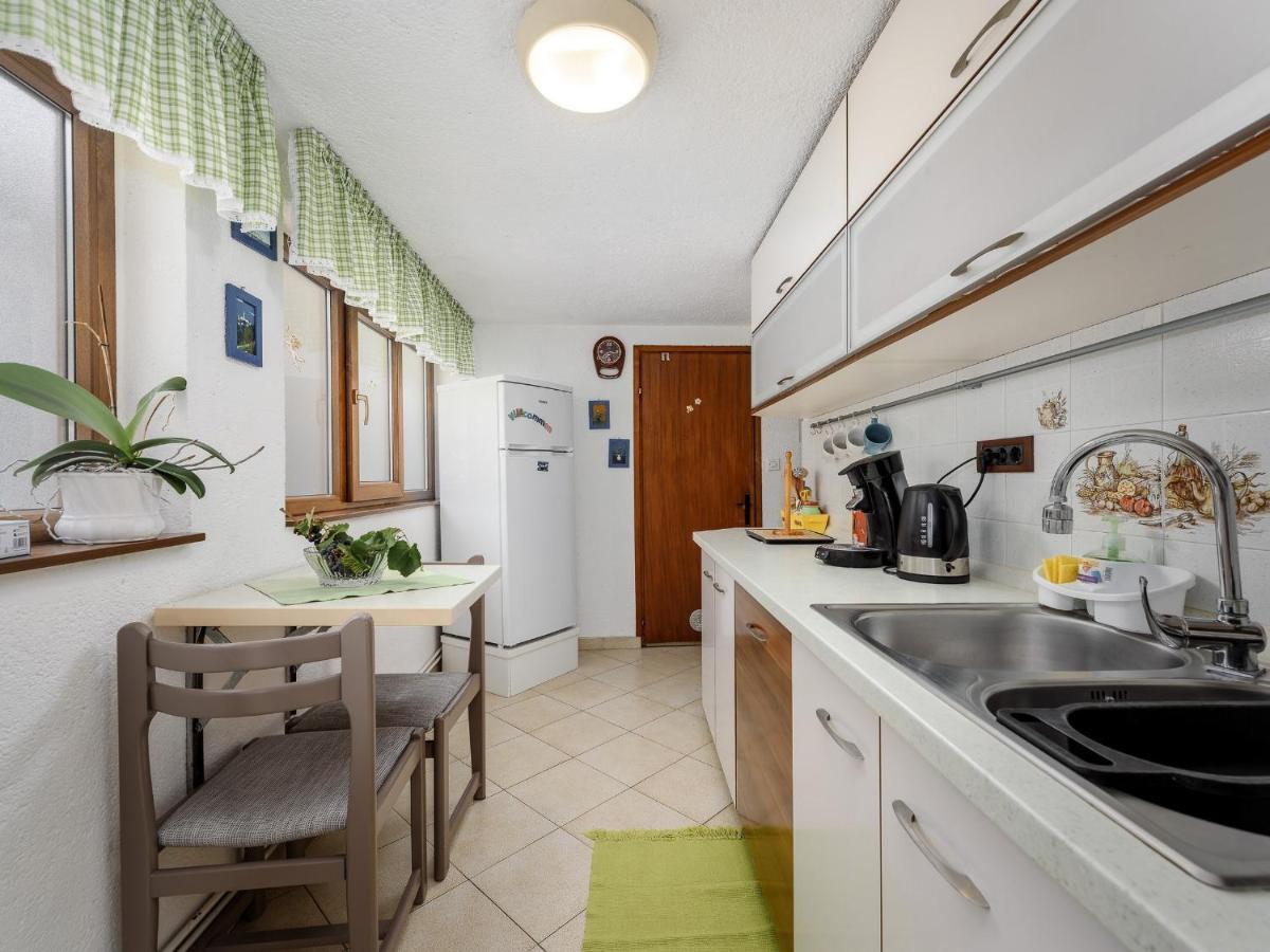 Casa Astrid By The Sea In 포레치 외부 사진