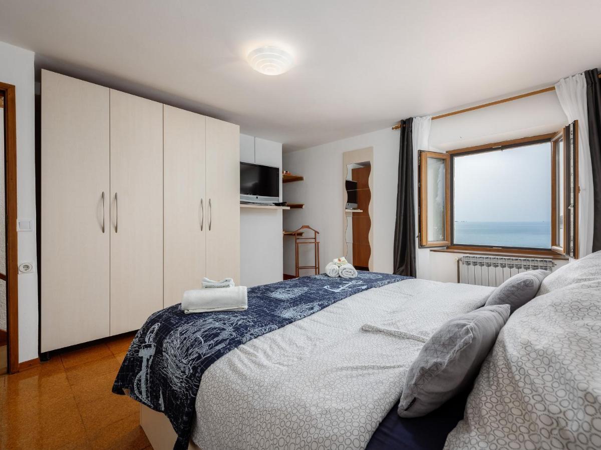 Casa Astrid By The Sea In 포레치 외부 사진